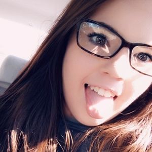 Meet your Posher, Holly